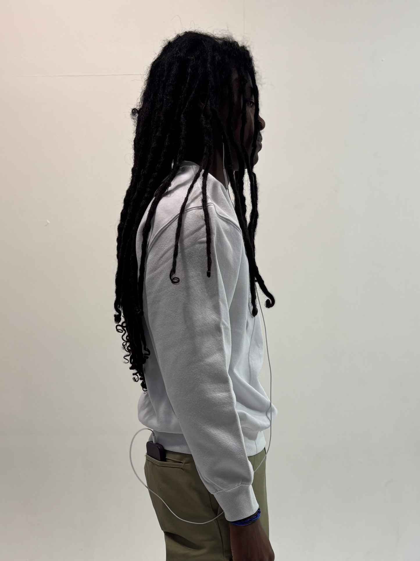 WHITE USNEVERTHEM SWEATER